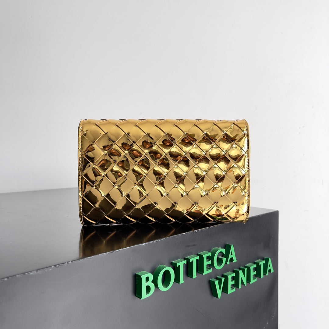 Andiamo Bag 19 In Golden Calfskin