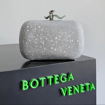 Bottega Veneta 2026 Knot Embellished Clutch 19CM Silver Crystal Leather Minaudière