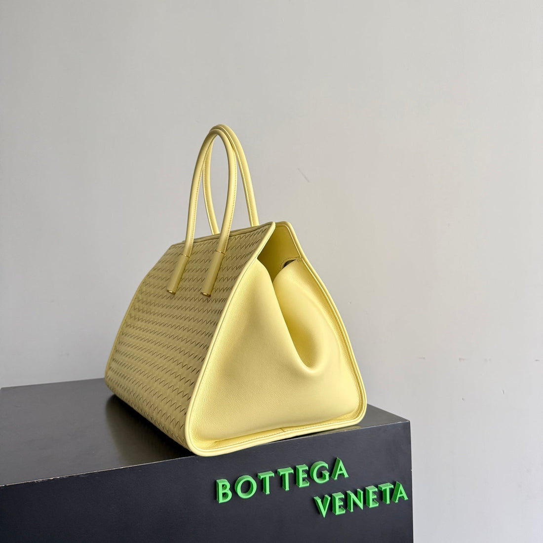 Bv Barbara Tote Bag Light Yellow Intrecciato Leather