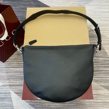Body Shoulder Bag 40 In Black Calfskin Silver Hardware