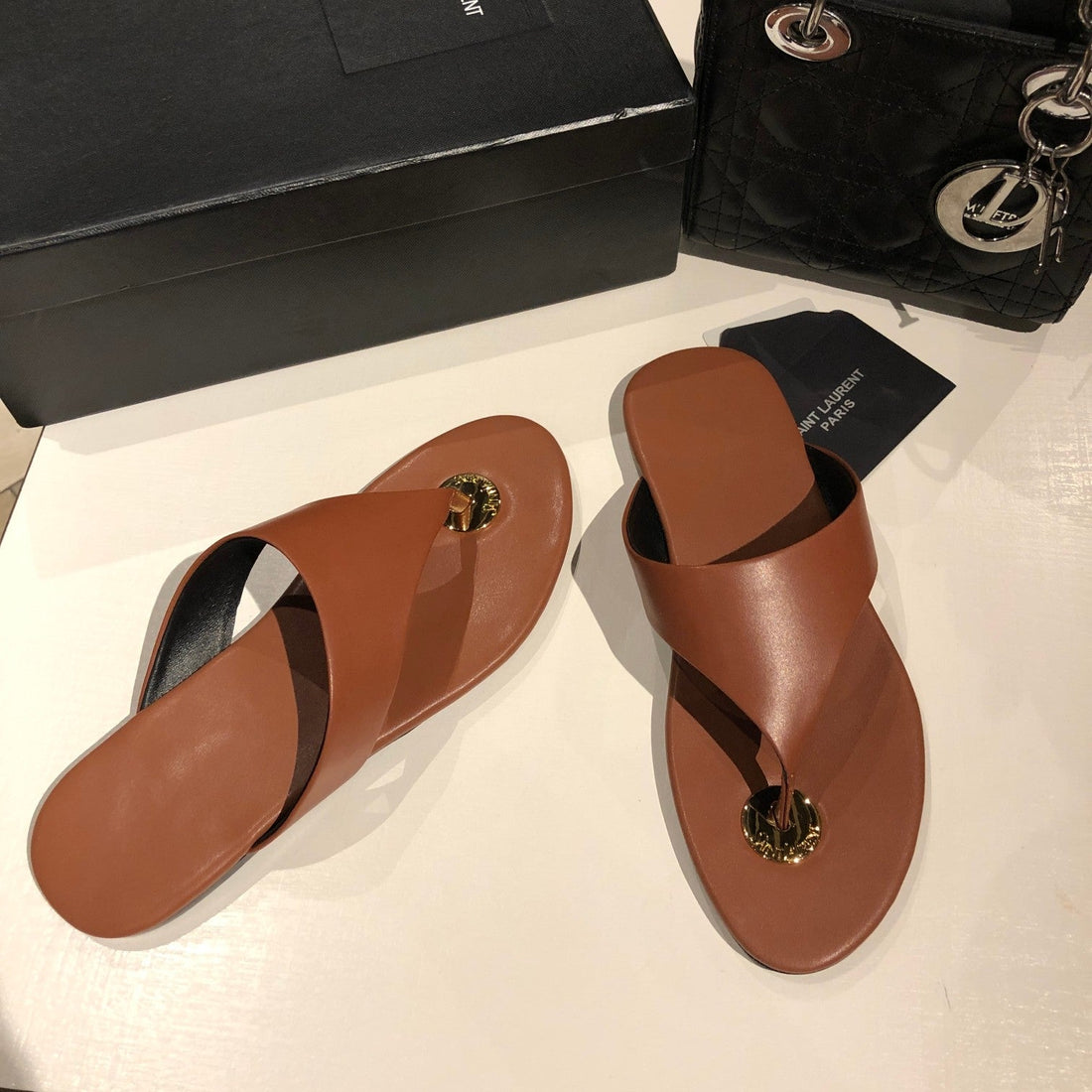 Flat Thong In Bronze Brown Calfskin