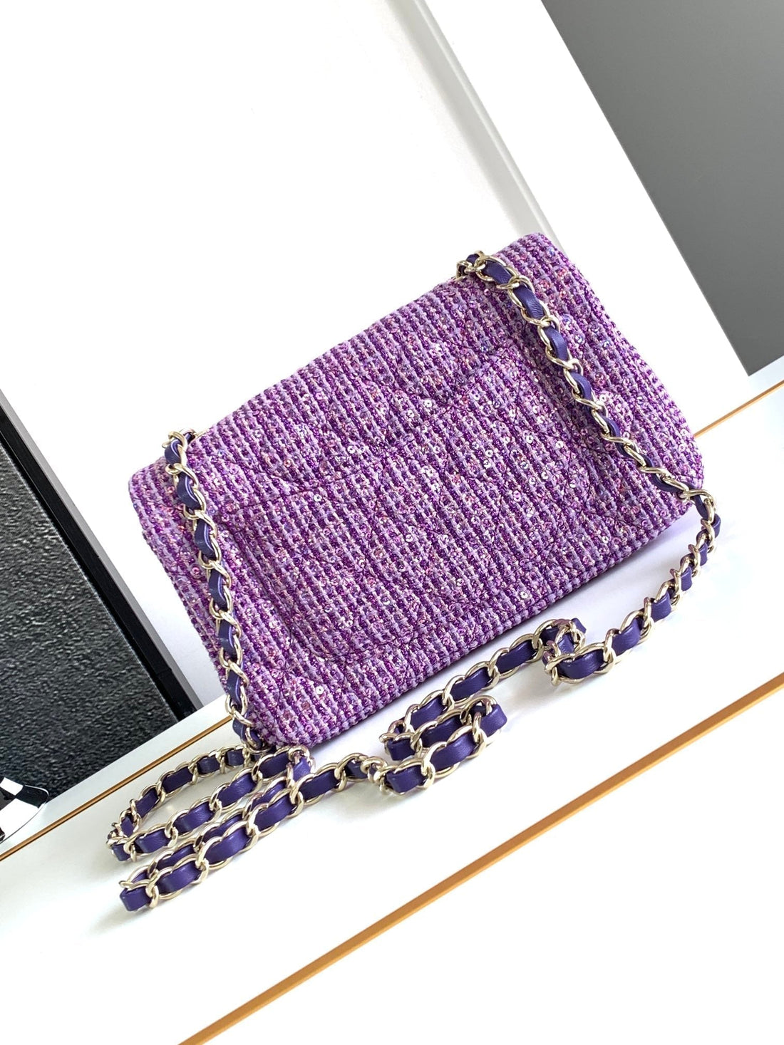 CC Classic 20 Handbag In Light Purple Wool Tweed