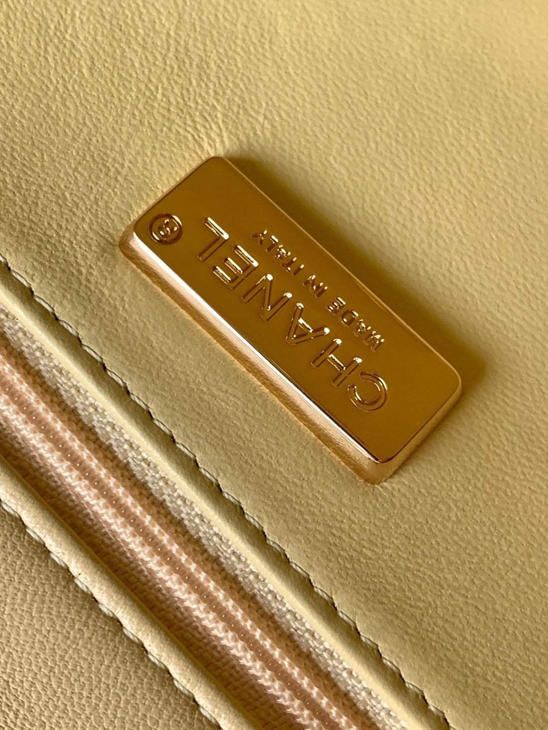 Flap Bag 20 In Ombre Orange Saquins Gold Hardware
