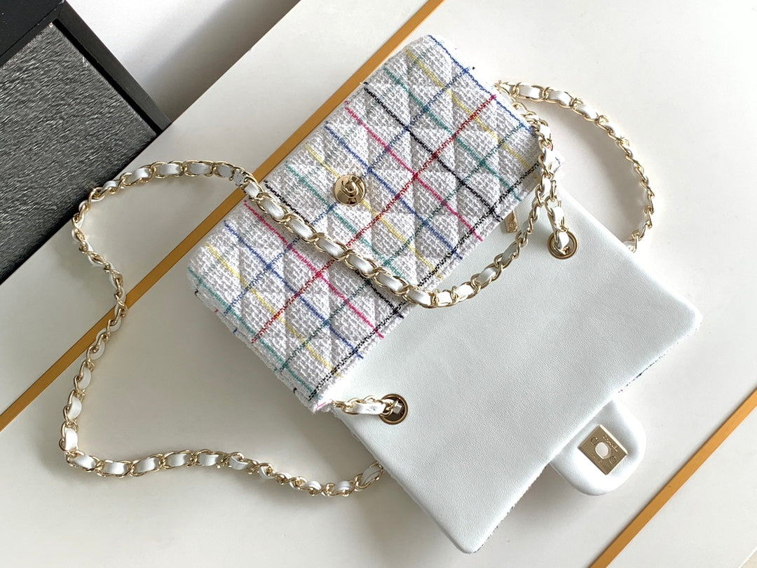 CC Medium 25 Flap Bag In White Wool Tweed