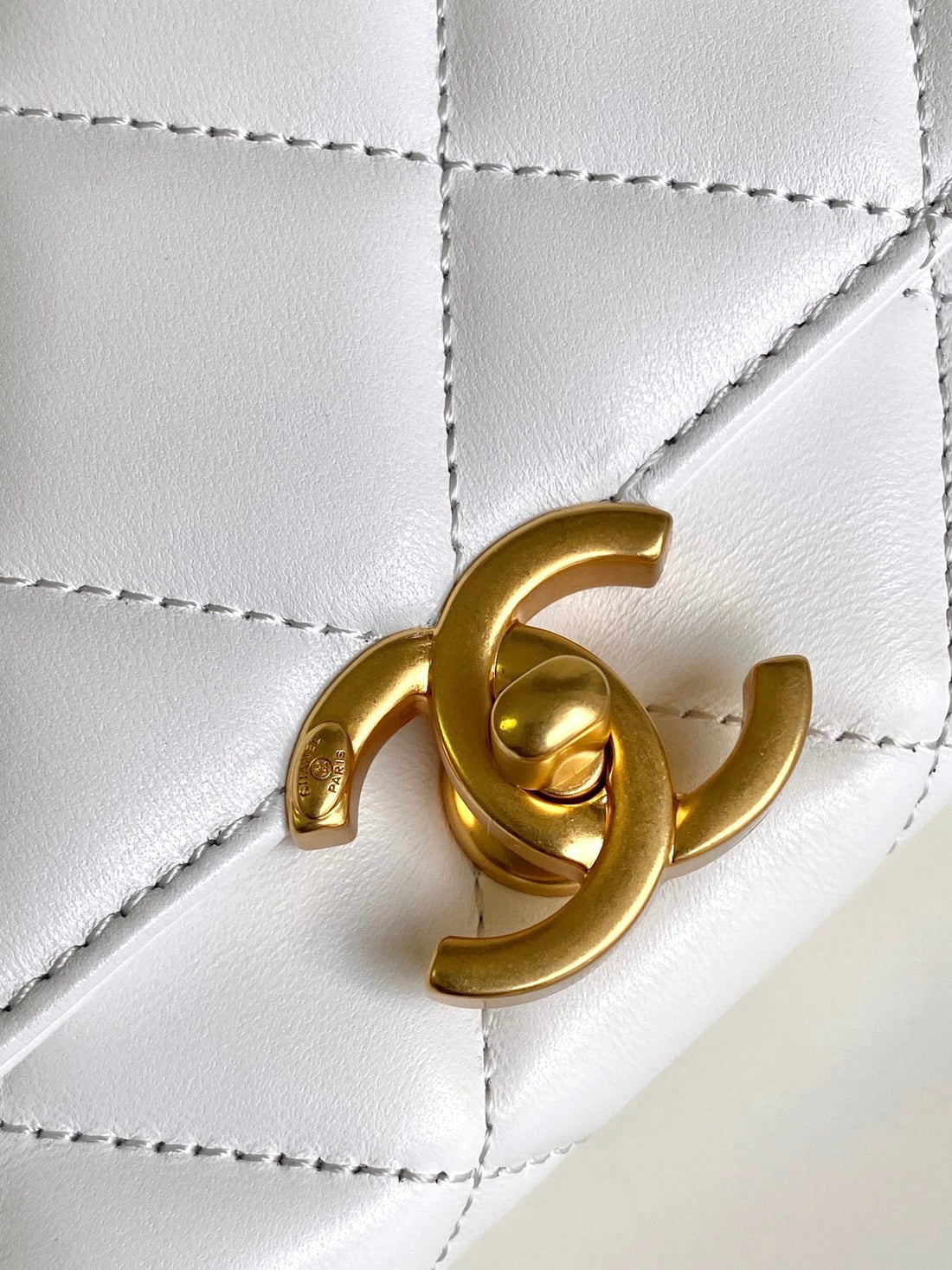 CC Medium 27 Classic Flap Bag In White Calfskin With Pearl Chain