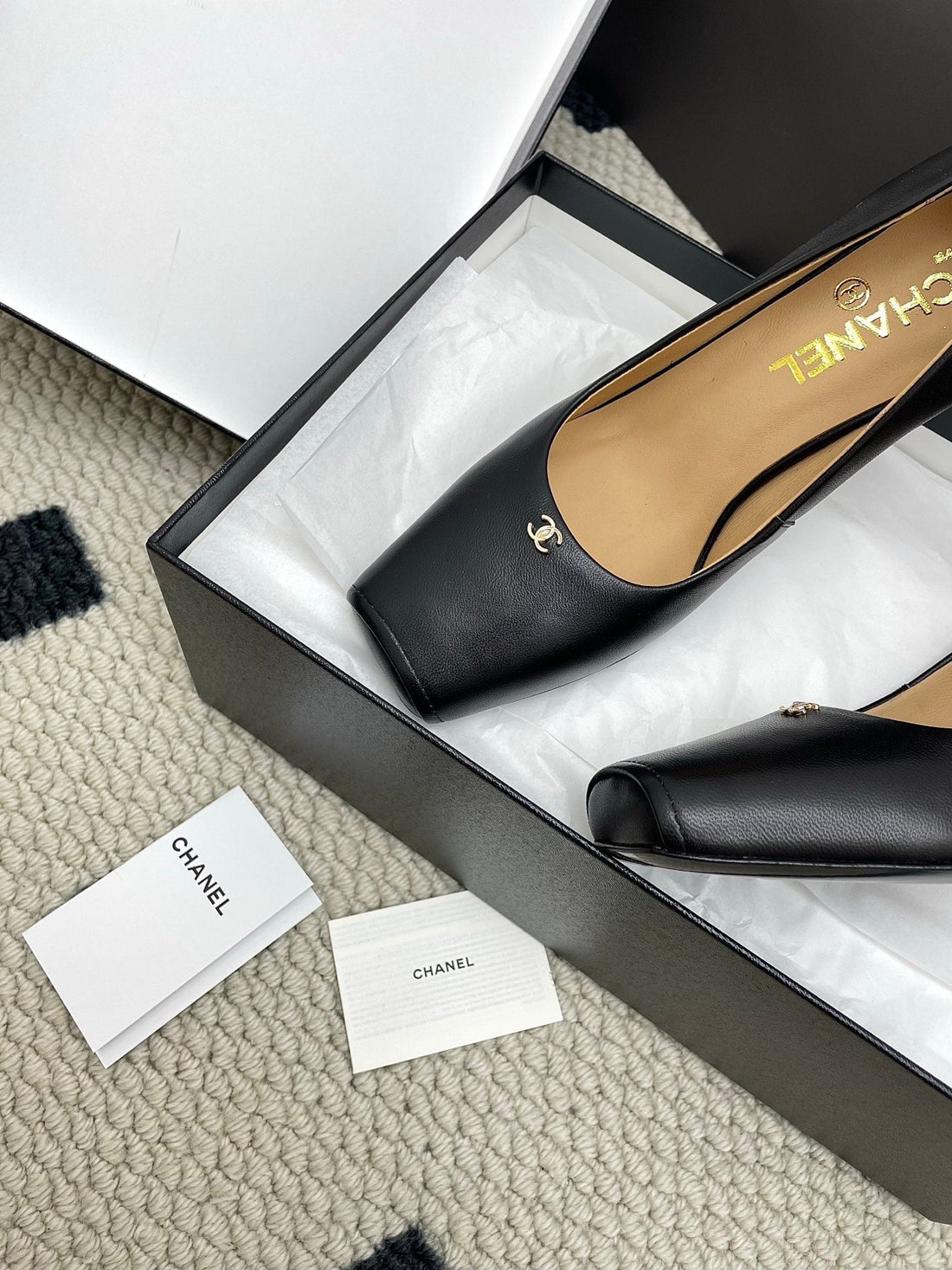CC Square-Toe Pumps 65MM Black Sheepskin 427015