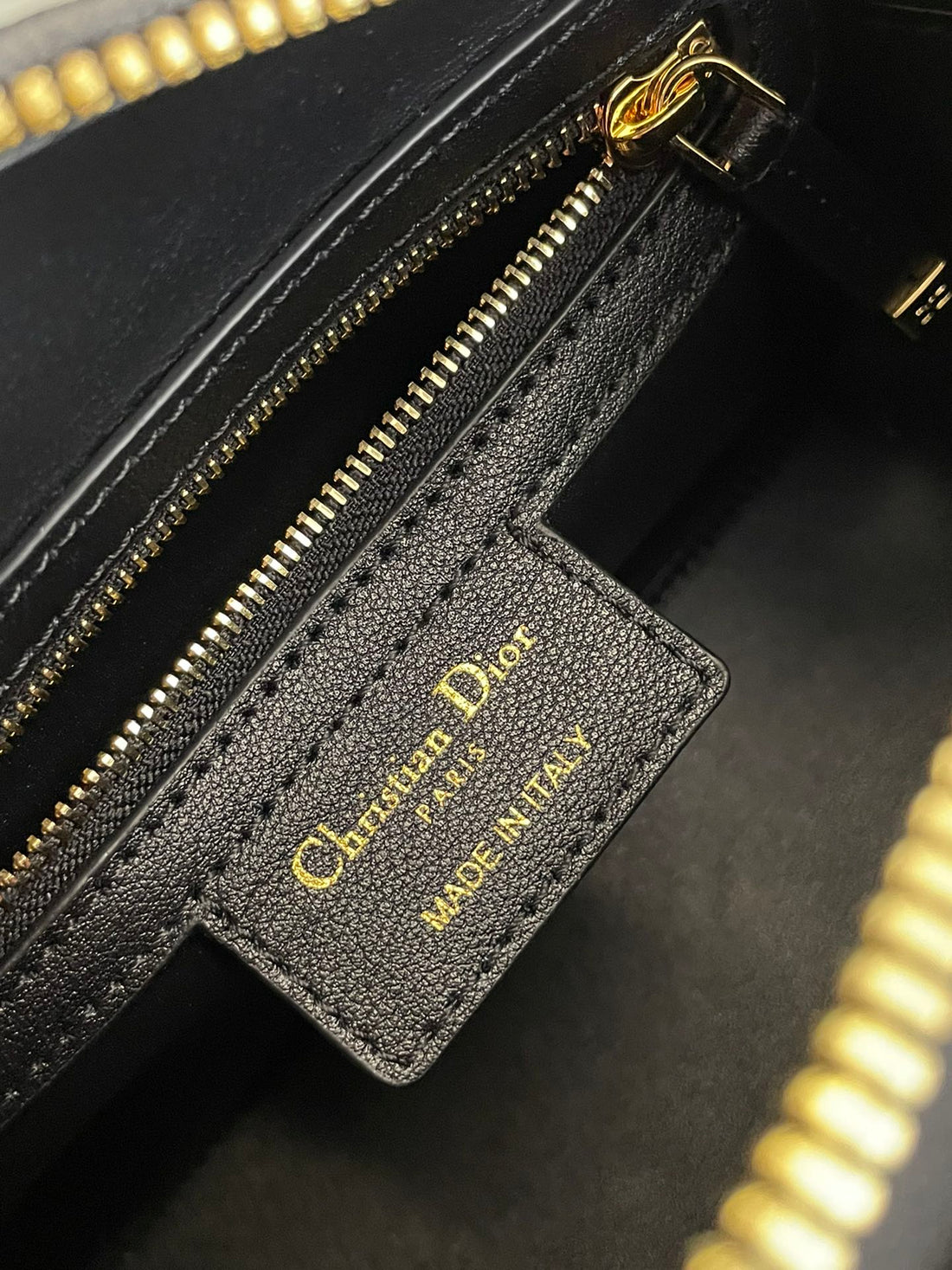 CD Groove 20CM Black Calfskin Gold Hardware