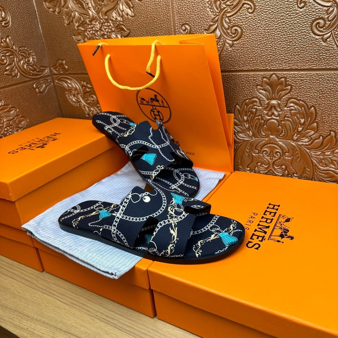 Hm Izmir Sandal Denim Color Suede With Chain Motif