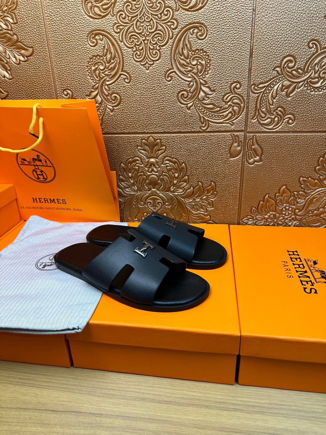 Hm Izmir H-Buckle Sandal Black Calfskin