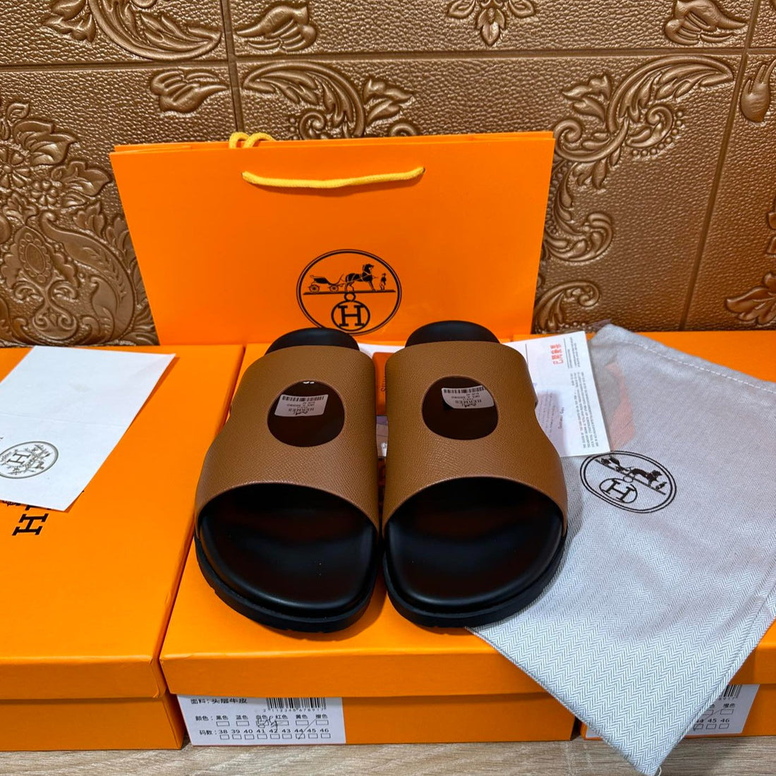 Hm Circle Cut Sandal Caramel Calfskin
