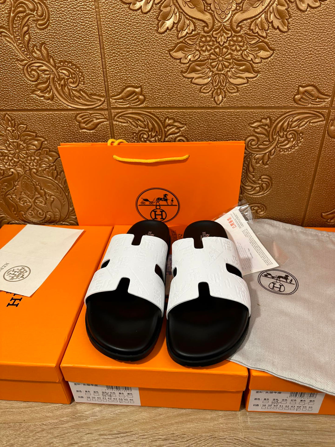 Hm Izmir Slipper Black And White Calfskin