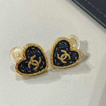 CC 24P Heart Blue Earrings French Clip
