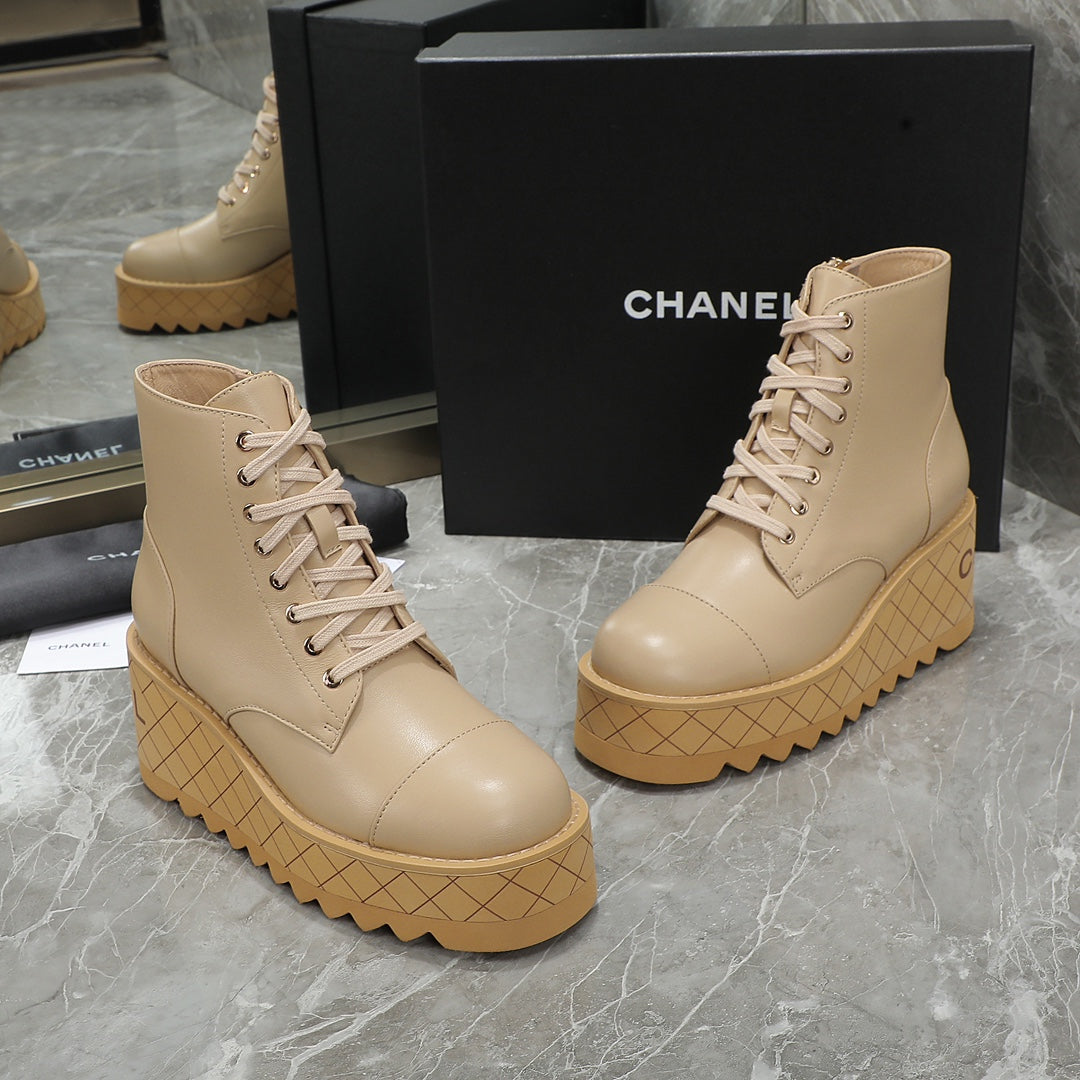 CC 24 Interlocking Logo Combat Boots 100MM Beige Lambskin 432651
