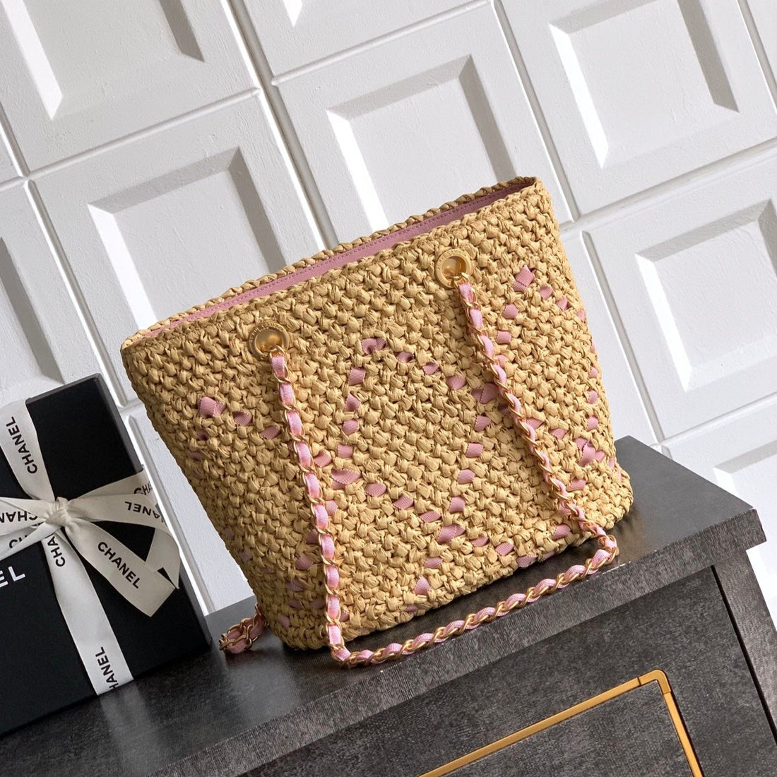 CC Logo Shopper Bag With Chain 23CM Beige Pink Raffia Ghw