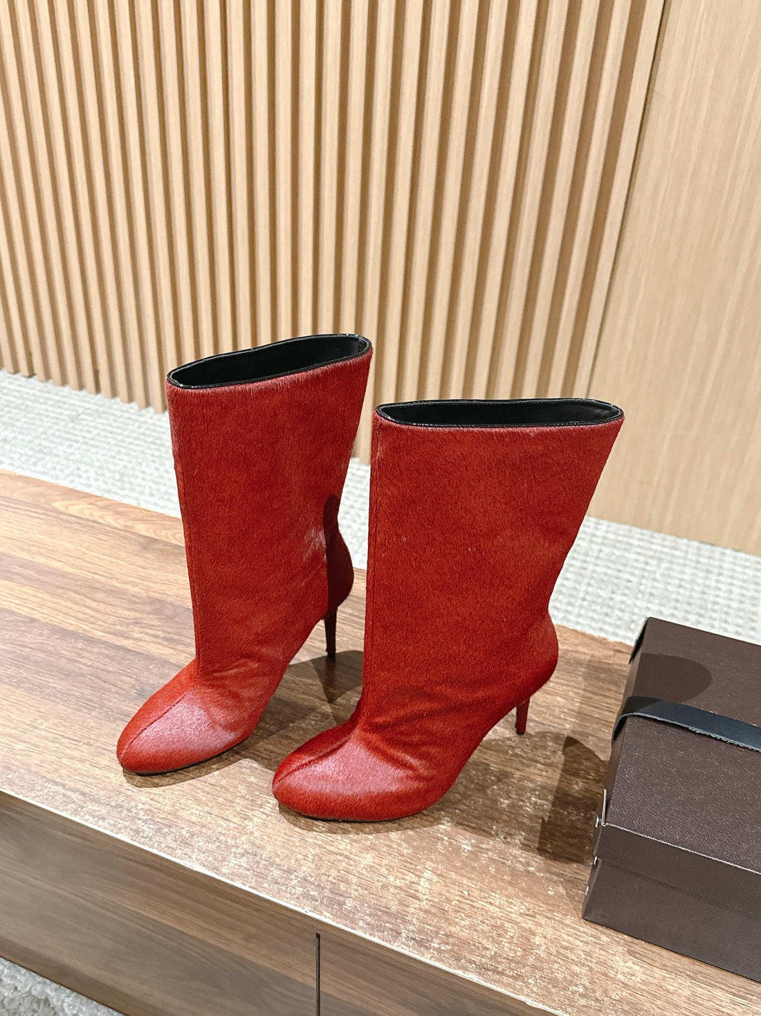 Alaïa High-Heeled Short Boots Red Velvet 386013