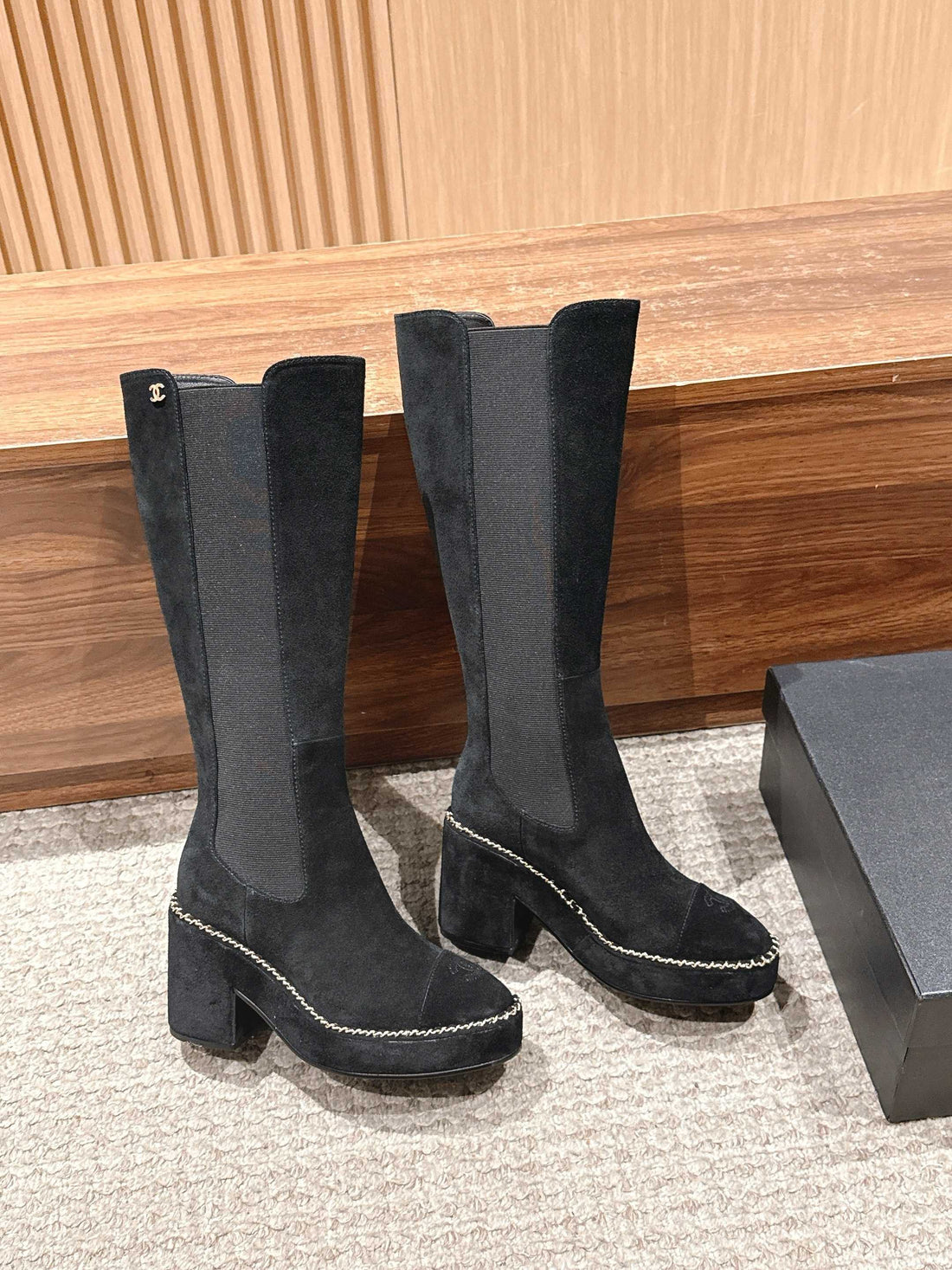 CC 25 Chelsea High Boots With Chain 85MM Black Suede 428213