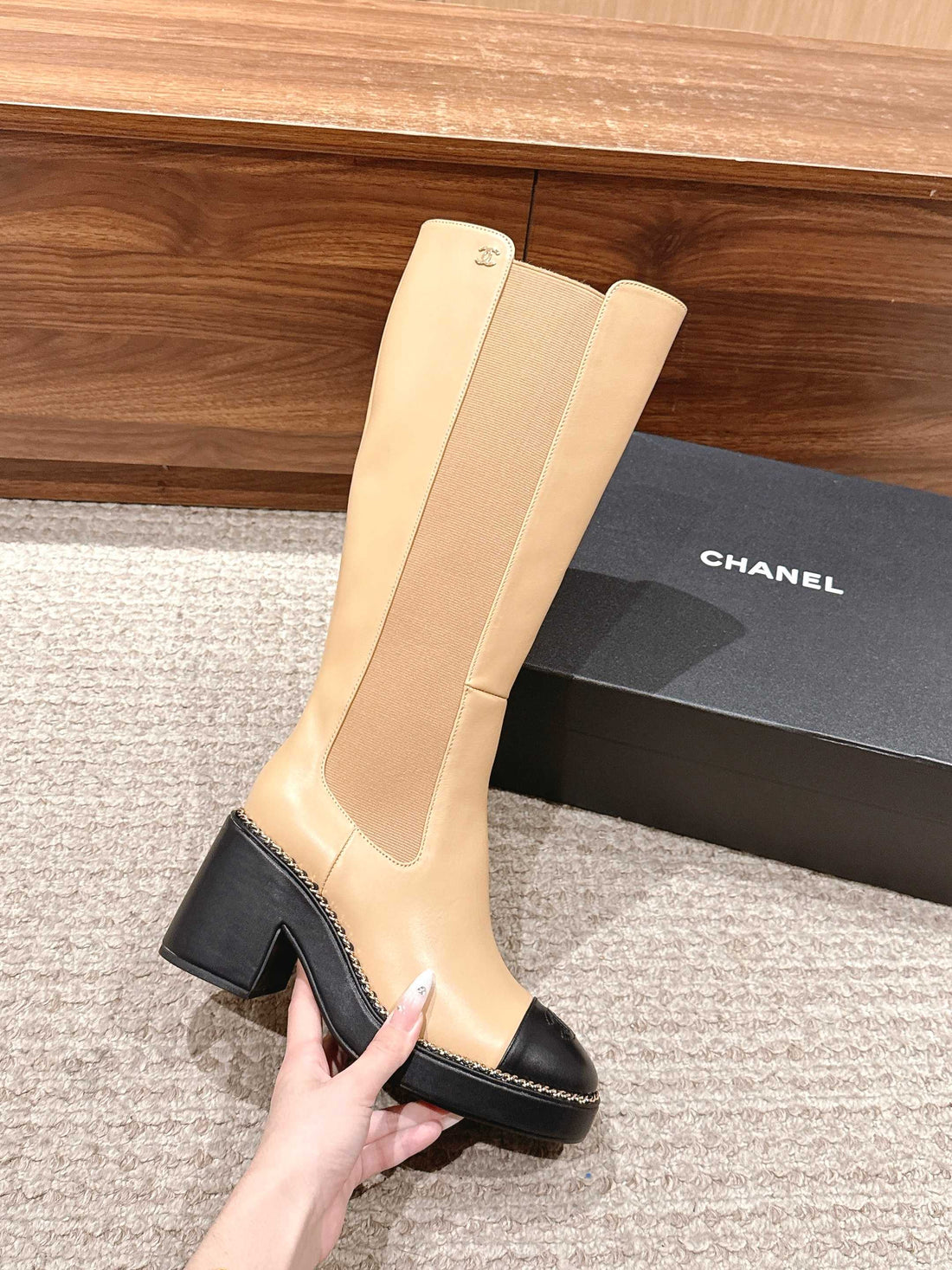 CC 25 Chelsea High Boots With Chain 85MM Black Beige Calfskin 428216
