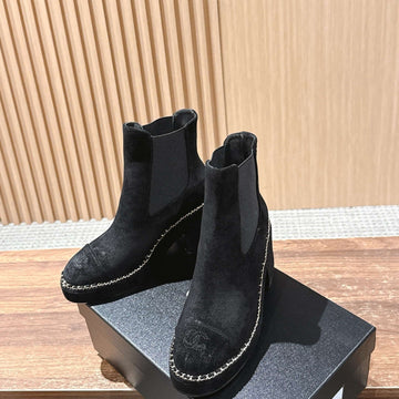CC 25 Chelsea Ankle Boots With Chain 85MM Black Suede 428222