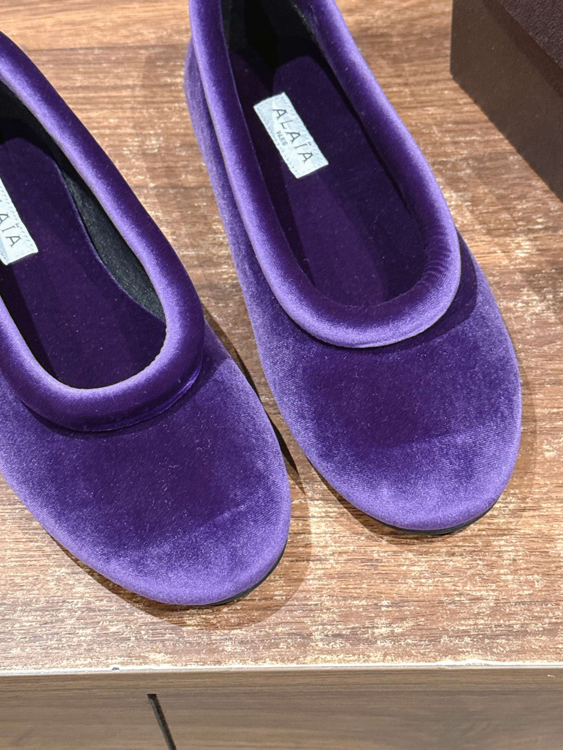 Alaïa 2025 Ballet Flat Purple Velvet 553859