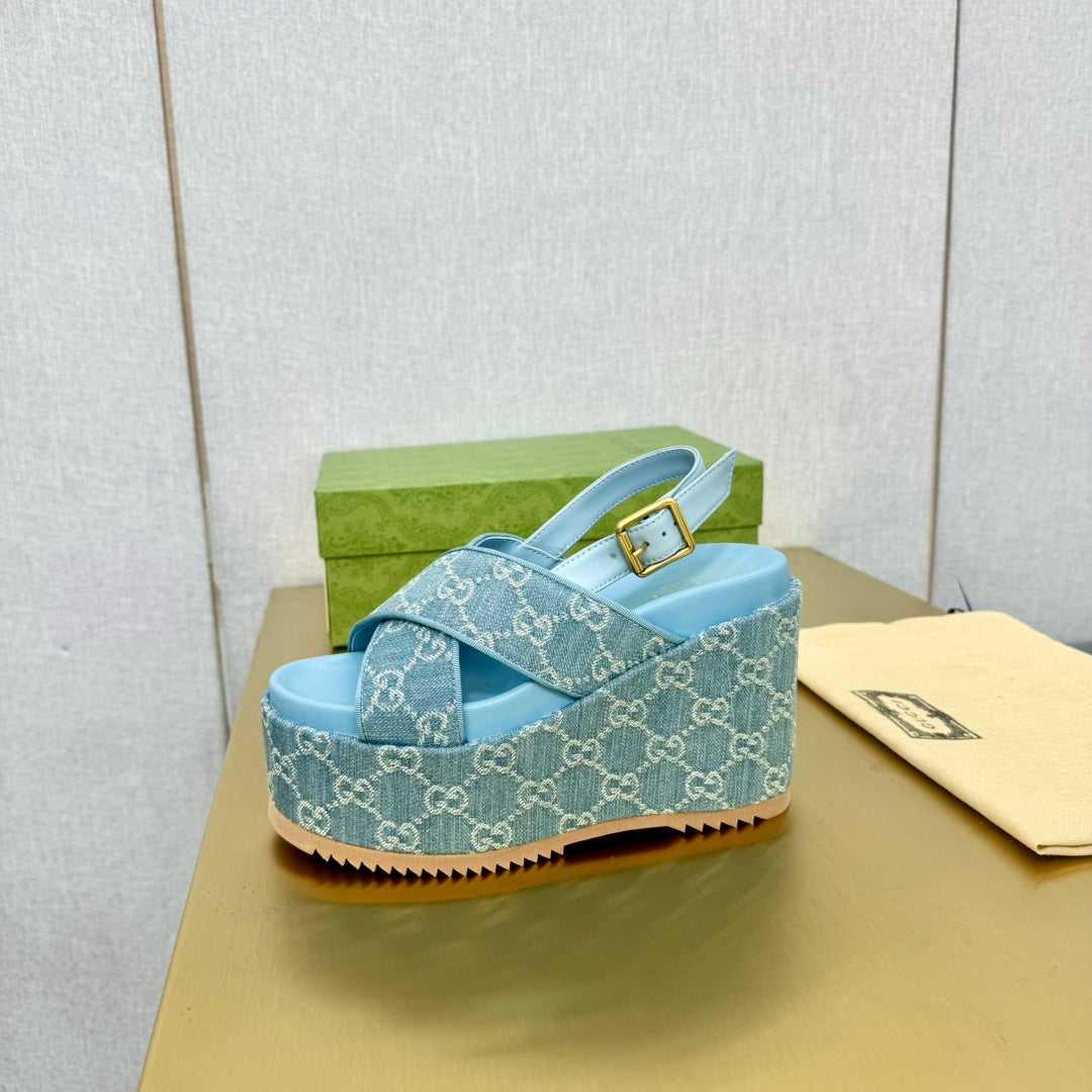 GG Supreme Platform Sky Canvas