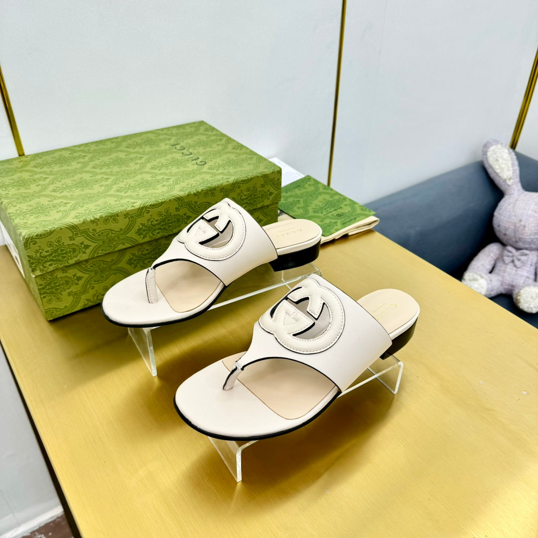 Blondie Thong Sandal In White Lambskin