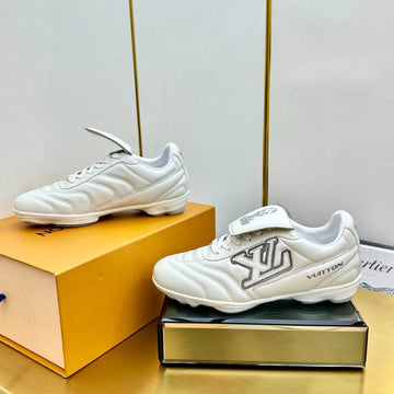 LV 25C Sneaker LV Footprint Soccer Blanc Cuir De Veau Uni 219936