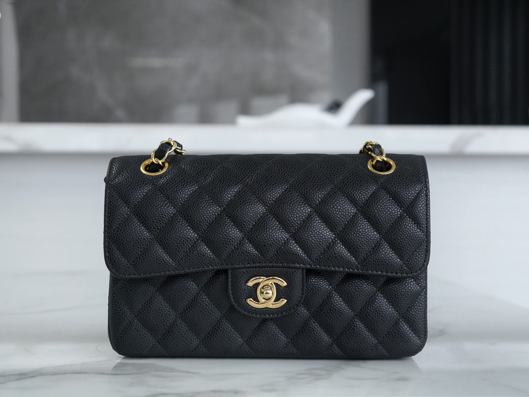 Classic Flap 23 Black Caviar Gold Hardware