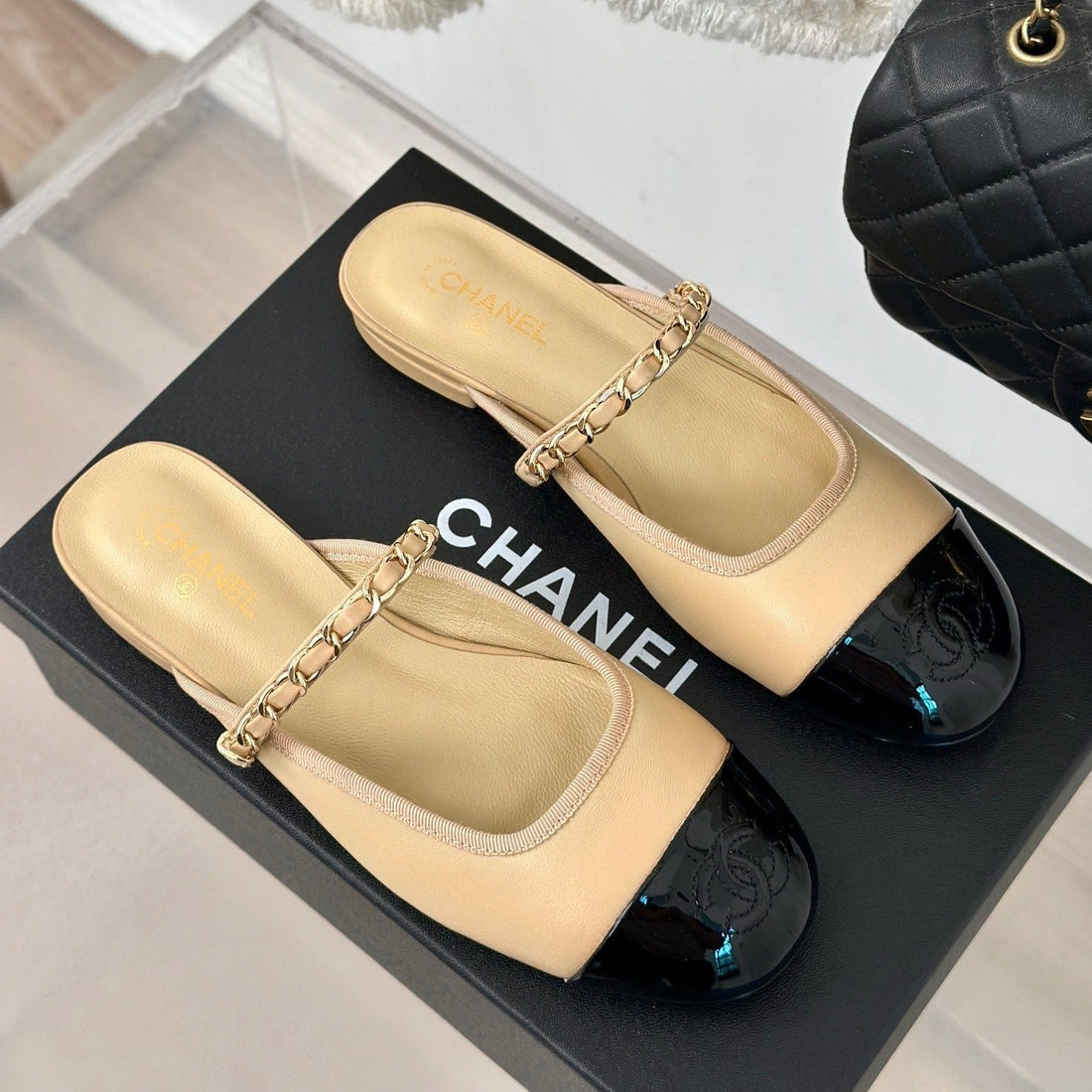CC Mule Leather Chain Beige Calfskin Black Patent Calfskin