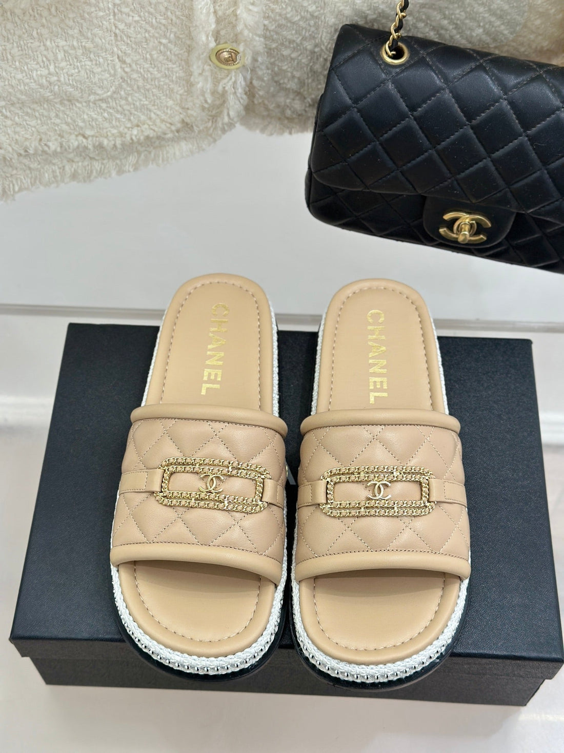 Diamond Quilted Chain Lazy Slippers In Bisque Beige Lambskin