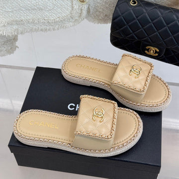 Flat Chain Heart Slipper In Bisque Beige Lambskin