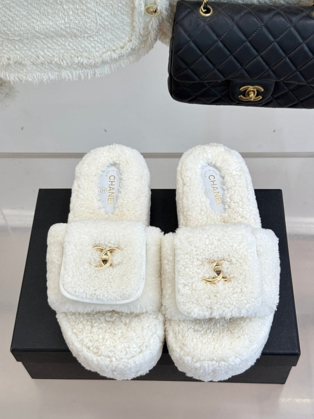 Chanel 25 Buckle Flip-Up Thick-Soled Slippers White Wool 465387