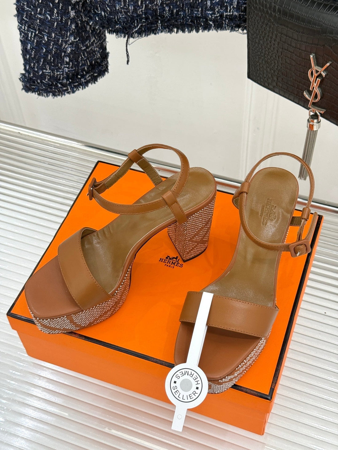 Hm 26S Lightning Sandal 7CM Tan Brown Sheepskin 675701