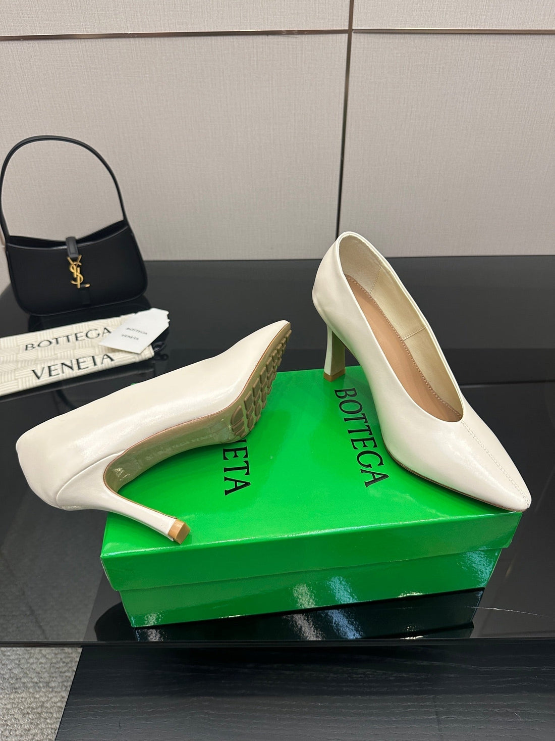 Bv Pump 90MM White Calfskin 427647