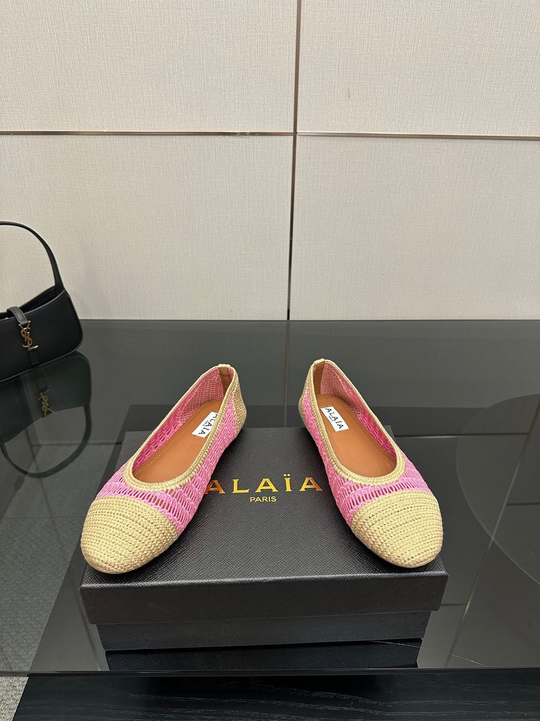 Alaïa 2025 Ballet Flat Beige Pink Raffia 433751