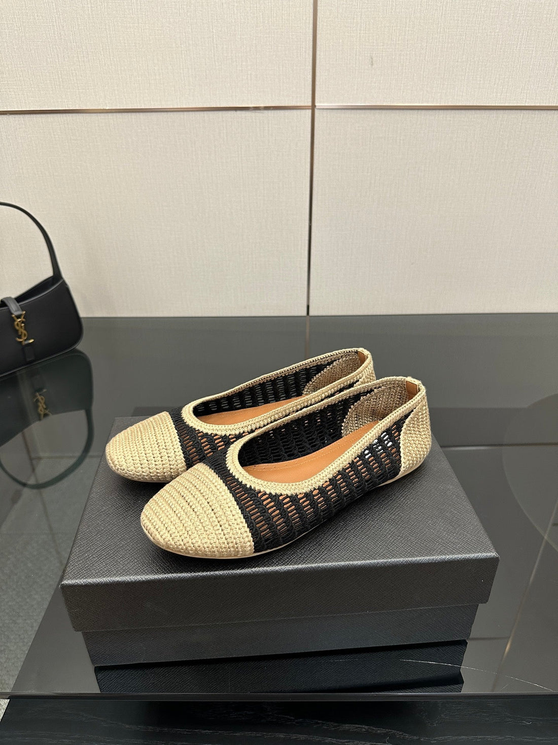 Alaïa 2025 Ballet Flat Beige Black Raffia 433754