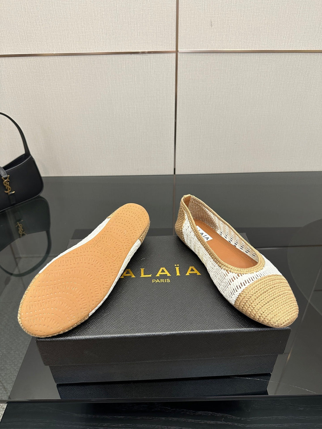 Alaïa 2025 Ballet Flat Beige White Raffia 433755