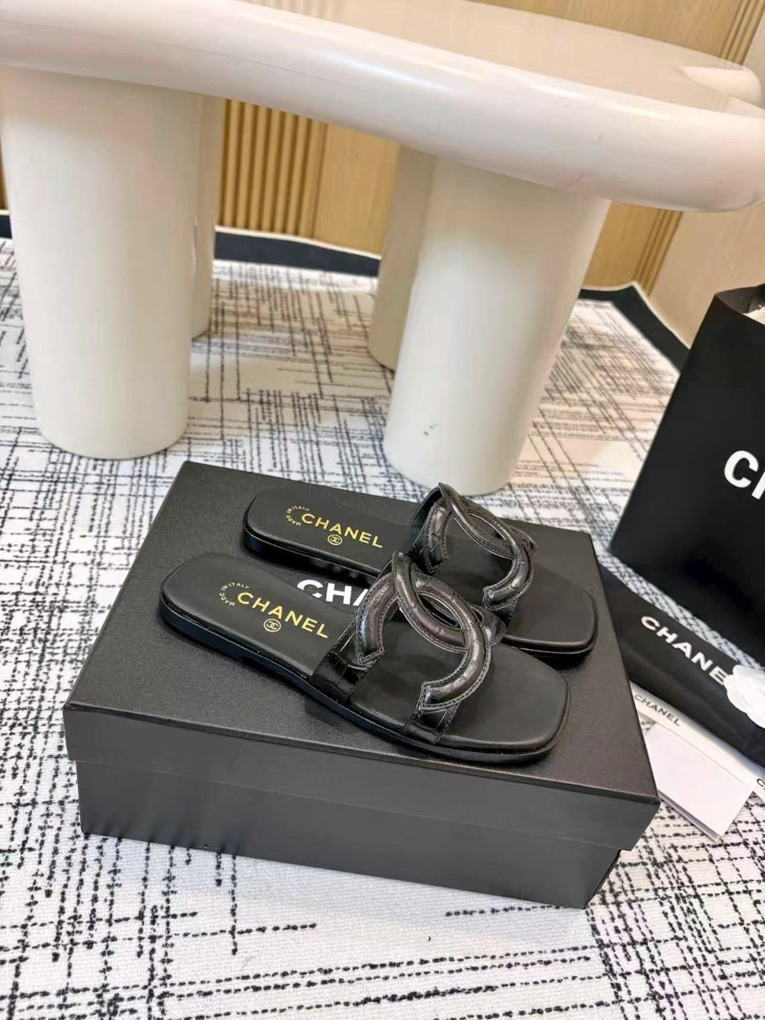 CC 26S Open-Toe Sandal Black Glossy Sheepskin 681940