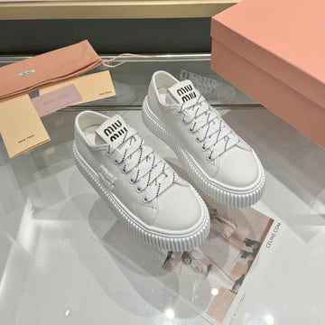 Miu Logo-Patch Sneakers 45MM White Canvas 456833