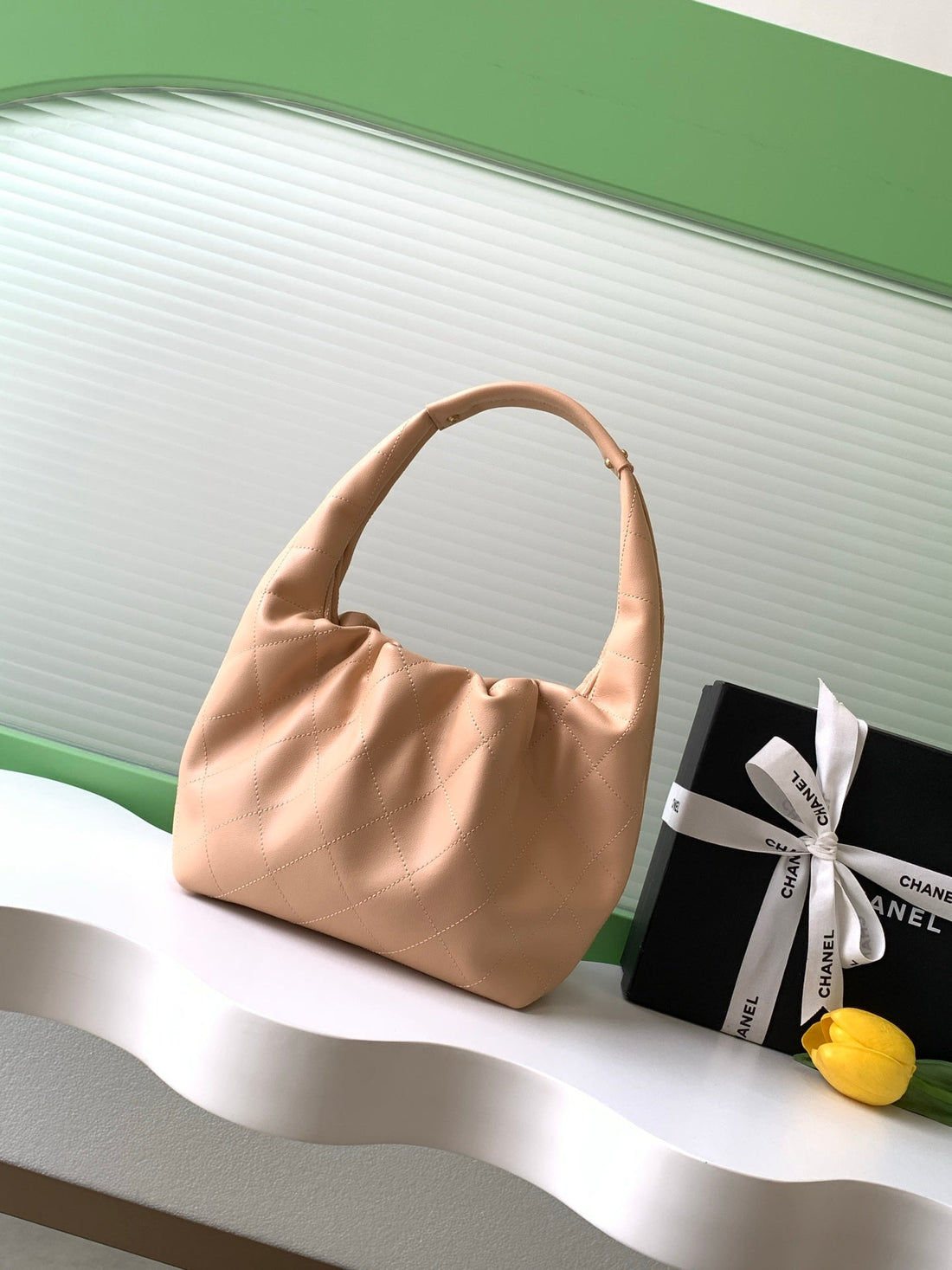 CC 2025 Hobo Bag 32CM Beige Calfskin
