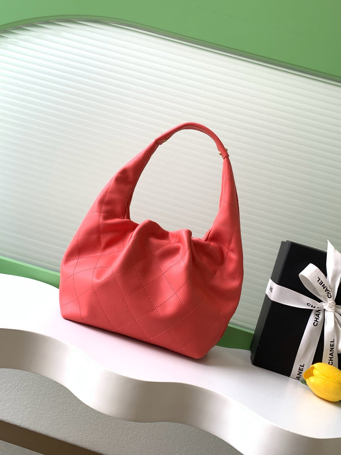 CC 2025 Hobo Bag 32CM Red Calfskin