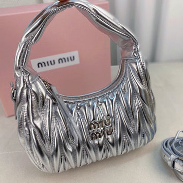 Wander 22 Bag In Silver Lambskin