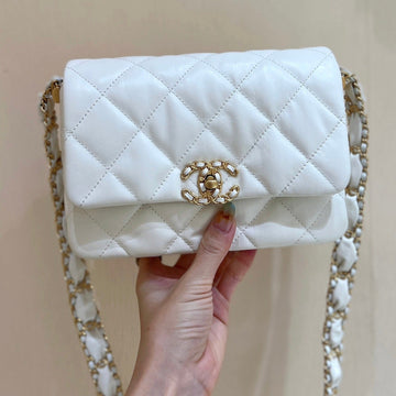 19 Flap Bag 20 White Bodin Calfskin Gold Hardware