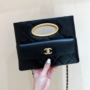 Clutch 25 In Black Sheepskin Gold Hardware
