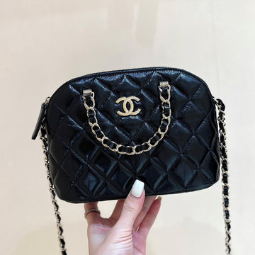 CC 24B AS5130 Small Shell Bag 20CM Black Polished Lambskin