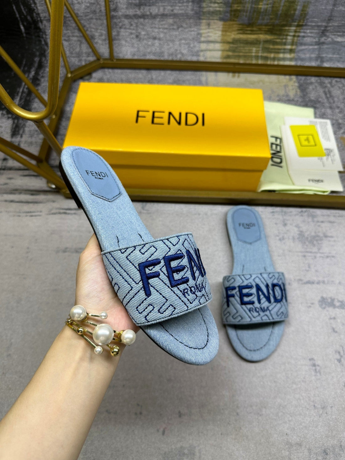 Ff 5 Light Blue Canvas Slide
