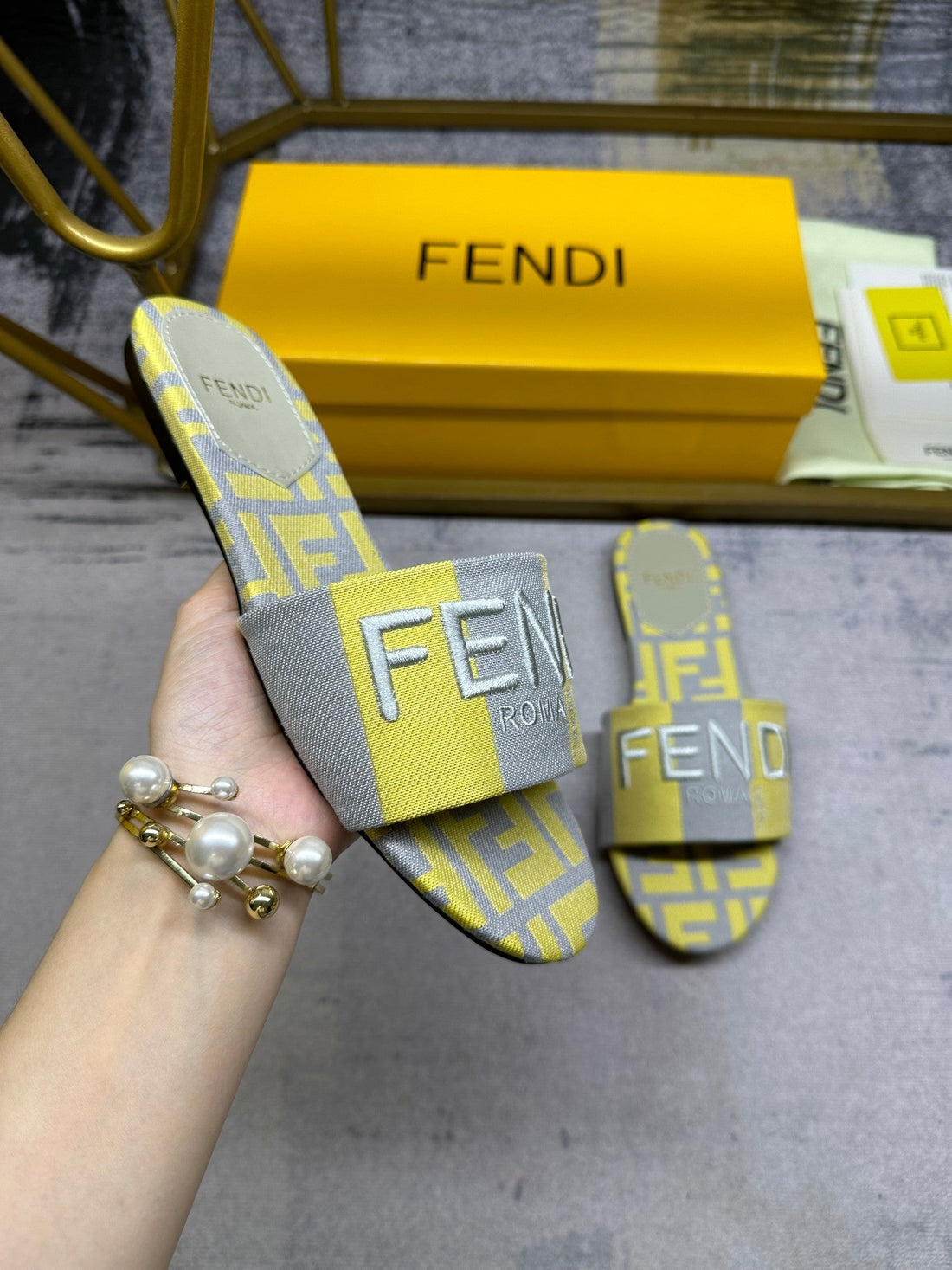Ff 5 Yellow Grey Canvas Slide