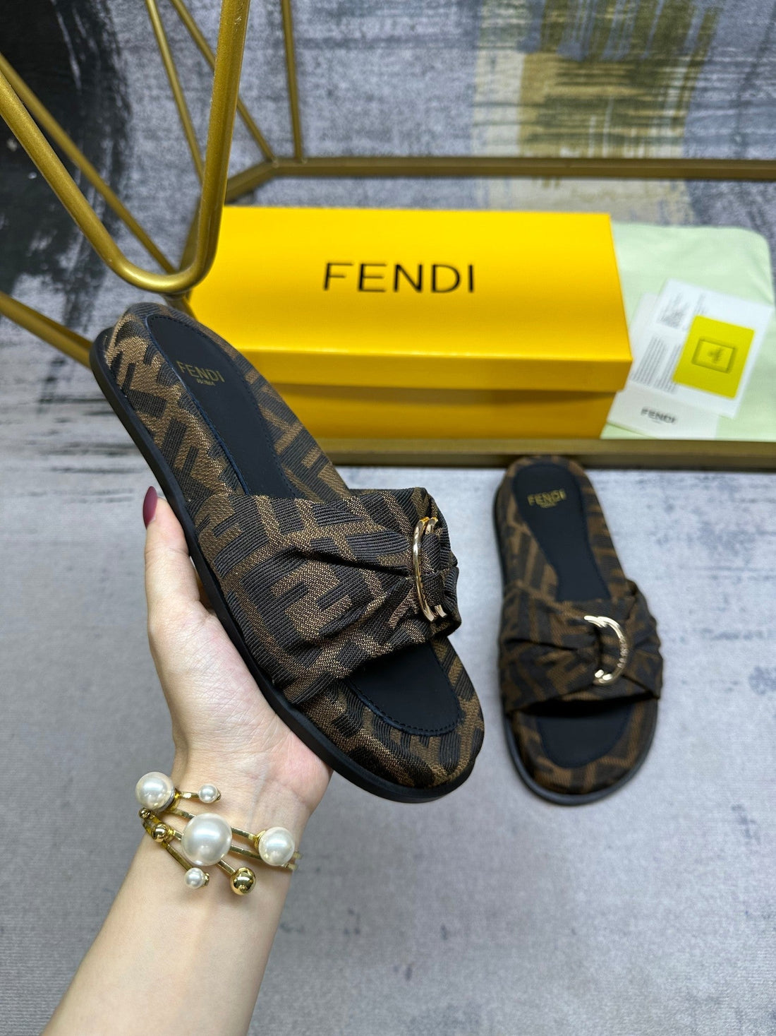 Ff Feel 10 Brown Black Ff Jacquard Slide