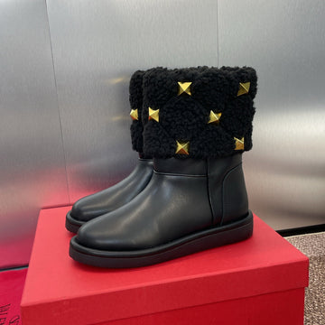 Ankle Studded Boots In Black Calfskin And Shearling Lining