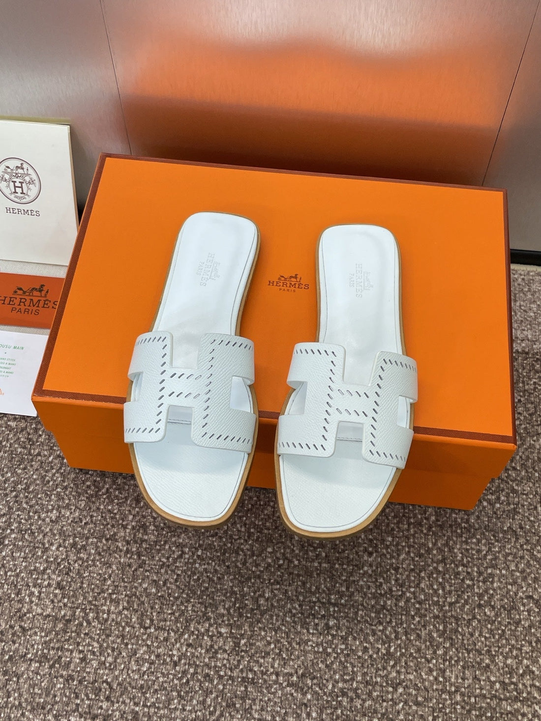 Hm 25 Oran Sandal White Perforate Epsom Leather