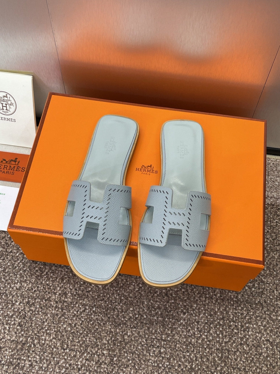 Hm 25 Oran Sandal Grey Perforate Epsom Leather